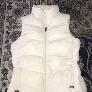 BRAND NEW Banana Republic Vest ❄️🌧